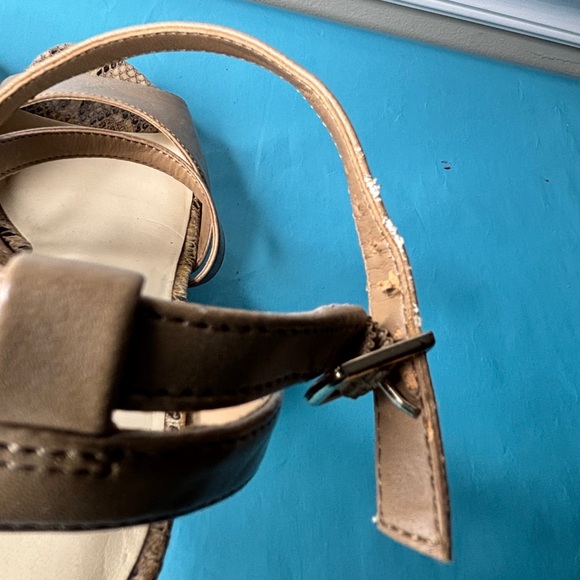 Nine West Tan Leather Snakeskin Wedge Sandals Size 7.5 - Picture 10 of 13